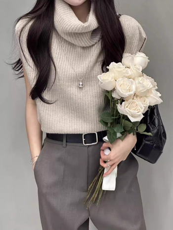 Női ujjatlan kötött mellény magas gallérral, laza szabású – poliészter-viszkóz kötésű