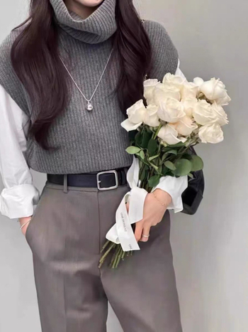 Női ujjatlan kötött mellény magas gallérral, laza szabású – poliészter-viszkóz kötésű