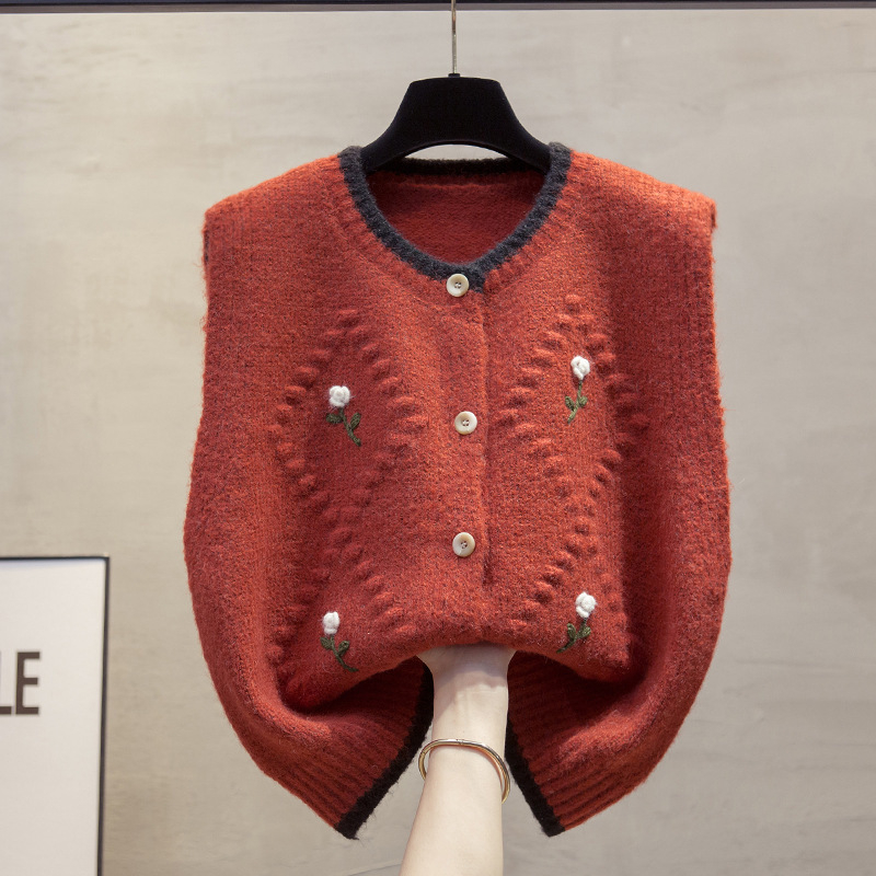 Női virágos hímzésű kardigán-vest laza szabású, kerek nyakú, egy sor gombbal, Arctic fleece anyag