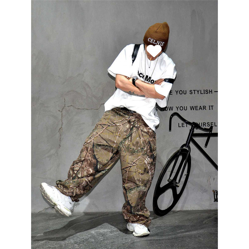 Cargo hlače s labavim krojem, srednji porast, vezanje na vrpcu, poliester tkanina (loose-fit, mid-rise, drawstring, polyester)