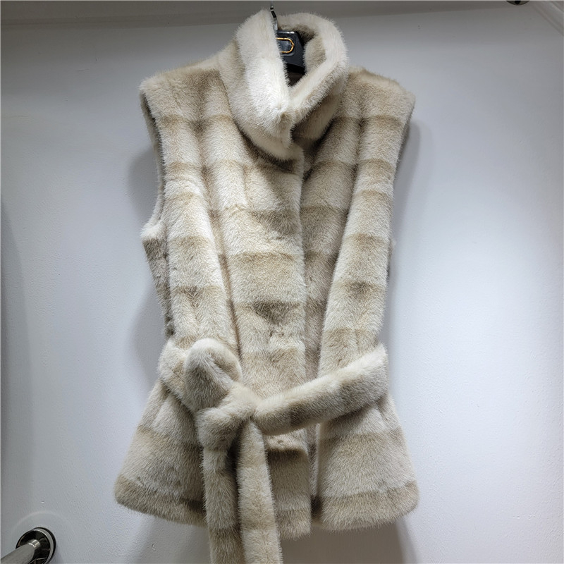 Ženski vest od umjetnog krzna, kardigan stil, slobodan kroj, prednje vezivanje šnuralom, duljina 50–65 cm