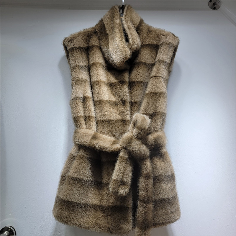 Ženski vest od umjetnog krzna, kardigan stil, slobodan kroj, prednje vezivanje šnuralom, duljina 50–65 cm