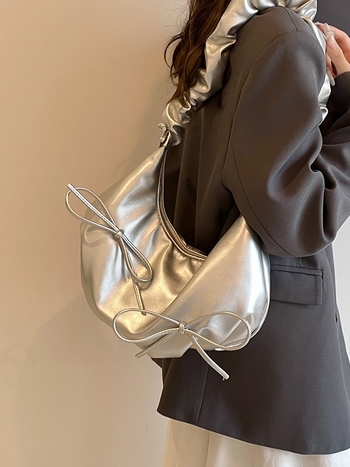 PU felhő mintás crossbody táska nagy kapacitású, húzó-zsinóros masnival, nyár 2024