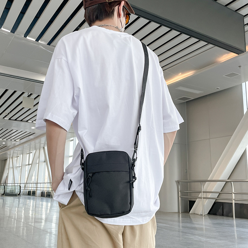 Muška crossbody torba – street trend stil, Oxford platno, vodootporna, ultralagana, podstava od poliestera