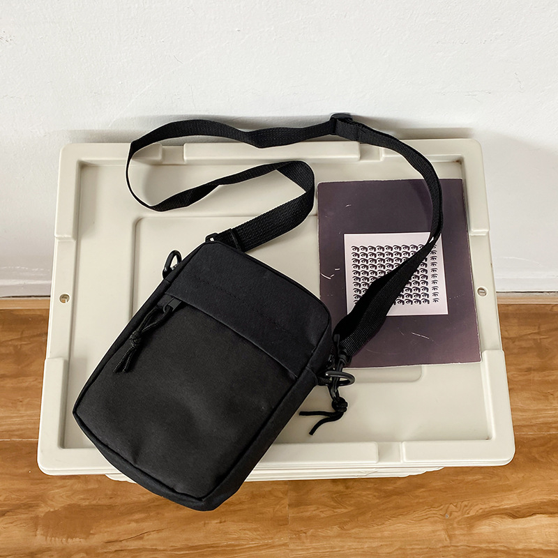 Muška crossbody torba – street trend stil, Oxford platno, vodootporna, ultralagana, podstava od poliestera
