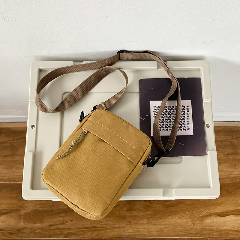 Muška crossbody torba – street trend stil, Oxford platno, vodootporna, ultralagana, podstava od poliestera