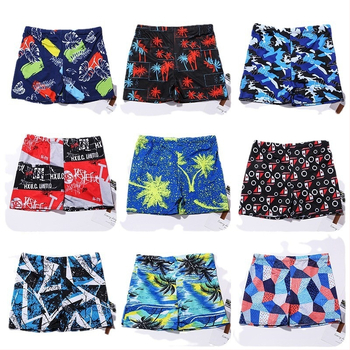 Αντρικά μαγιό σόρτς με μοτίβο λουλουδιών σε σπασμένο σχέδιο, Milk Silk ύφασμα, 80% πολυεστέρας, επένδυση 87% πολυεστέρας, βάρος 60 g