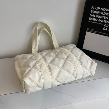 Xiaoxuan prešivana Tote torba s zatvaračem na zip, unutarnja džep s zipom i džep za ID, za svakodnevnu upotrebu