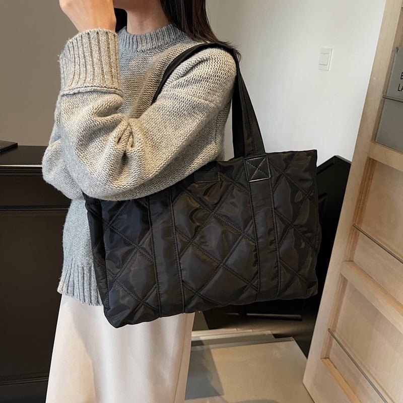 Xiaoxuan prešivana Tote torba s zatvaračem na zip, unutarnja džep s zipom i džep za ID, za svakodnevnu upotrebu