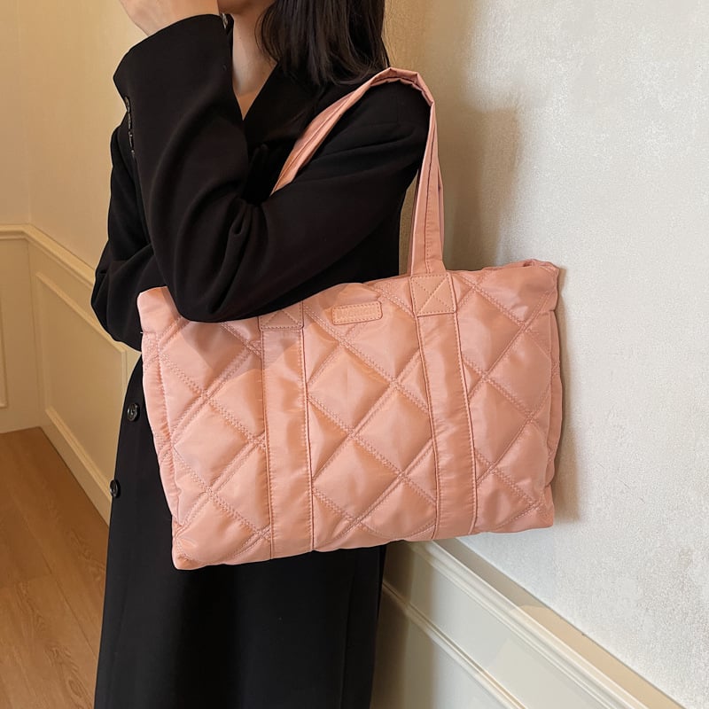 Xiaoxuan prešivana Tote torba s zatvaračem na zip, unutarnja džep s zipom i džep za ID, za svakodnevnu upotrebu