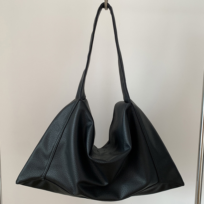 Torba za rameno Hobo s urbanom jednostavnošću, PU materijal, poliester podstava, horizontalan kvadratni oblik, zatvaranje poklopcem, unutarnji džep sa zipom i džep za telefon, jedna naramenica