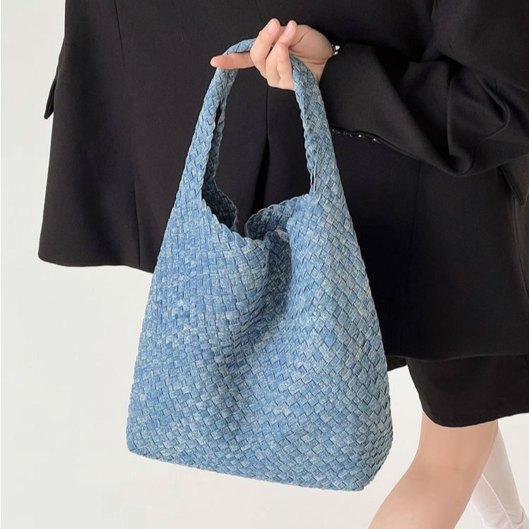 Ručno tkana denimska tote torba, gradski stil, oblik košare, magnetsko zatvaranje