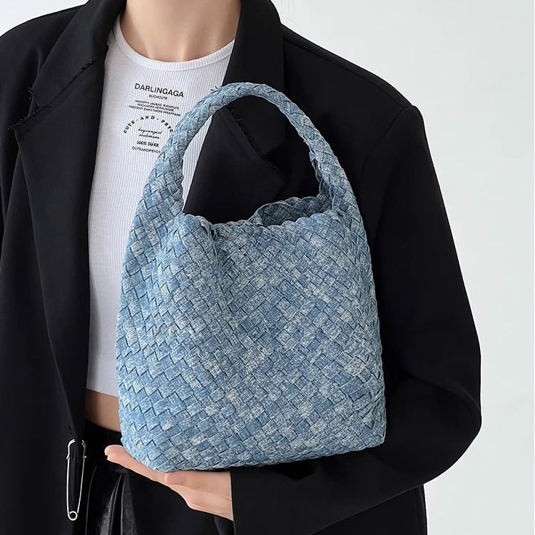 Ručno tkana denimska tote torba, gradski stil, oblik košare, magnetsko zatvaranje