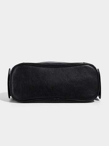 PU tote torba u urbanom minimalističkom stilu, dumpling oblik, zatvaranje zipom, jednopasna naramenica, unutarnji džep sa zipom i džep za dokumente