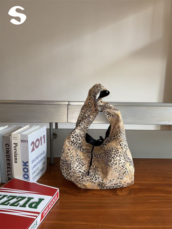 Torba tipa kante s leopard patchwork dizajnom, PU koža, jedna naramenica, unisex, podstava od poliester