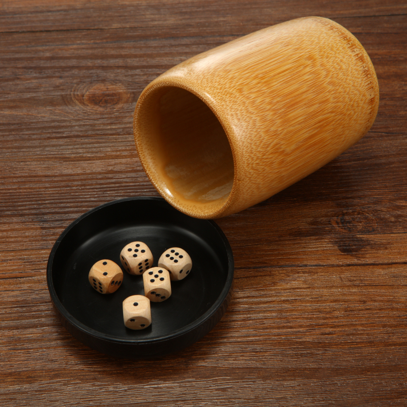 Set kockica od masivnog drveta sa shakerom i čašicama za kocke za bar, KTV, Mahjong i društvene igre