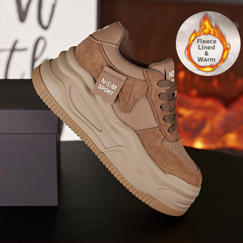 Női casual sportcipő rejtett magasságot növelő sarkúval és vastag talppal, fűzővel, felsőrész: szuper rost, belső: természetes bőr, talp: poliuretán.