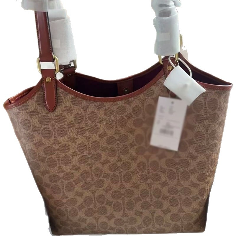 PVC tote torba s vintage floral uzorkom, magnetsko zatvaranje, jedna naramenica, podstava od poliester-bavlna, unutarnji džepovi: džep za dokumente i džep sa zatvaračem