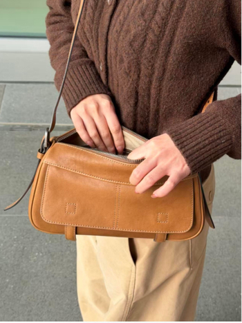 Messenger torba od mikrovlaknaste kože, commuter stil, vodoravni kvadratni oblik, magnetsko zatvaranje, džep za telefon