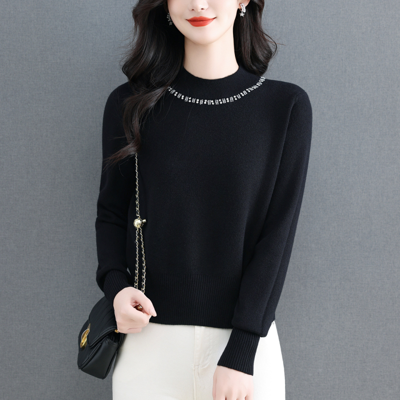 Ženski džemper s perlama, s polu-visokim ovratnikom, debeli pleteni materijal, dugi rukavi