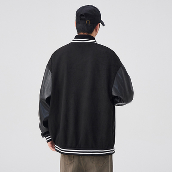 Jakna od poliesterskog vlakna sa stojećim ovratnikom, color-block uzorak, slobodan kroj, dugi rukavi, podstava poliester