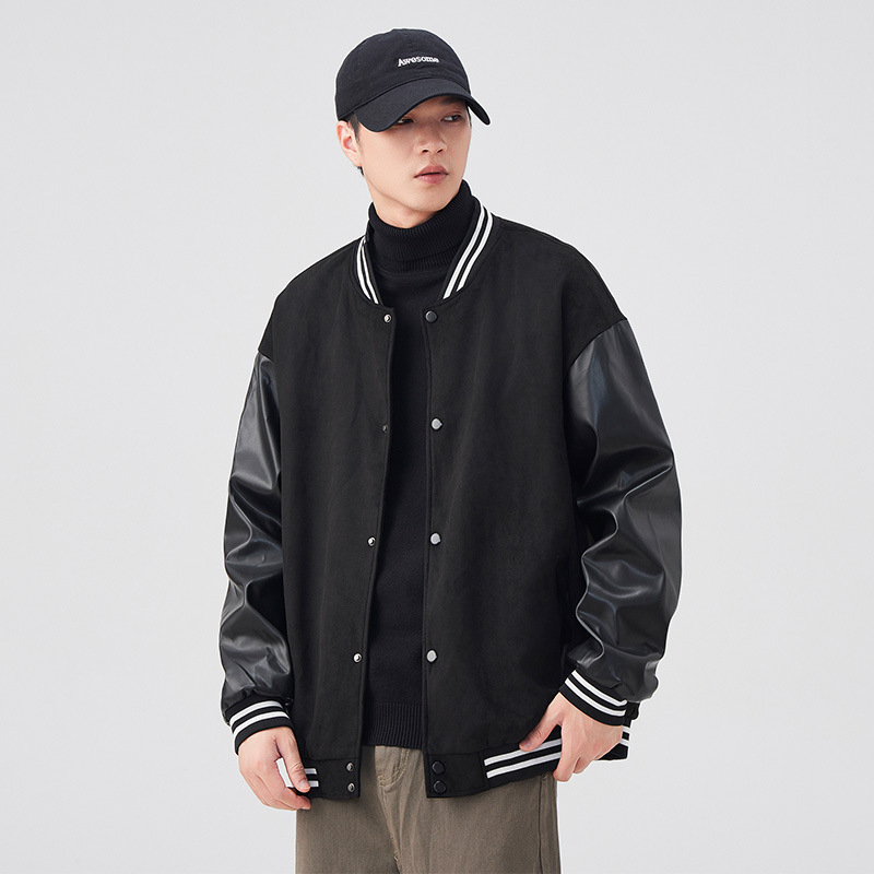 Jakna od poliesterskog vlakna sa stojećim ovratnikom, color-block uzorak, slobodan kroj, dugi rukavi, podstava poliester