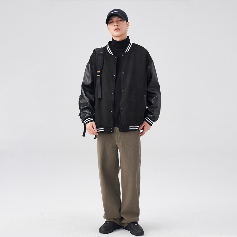 Jakna od poliesterskog vlakna sa stojećim ovratnikom, color-block uzorak, slobodan kroj, dugi rukavi, podstava poliester