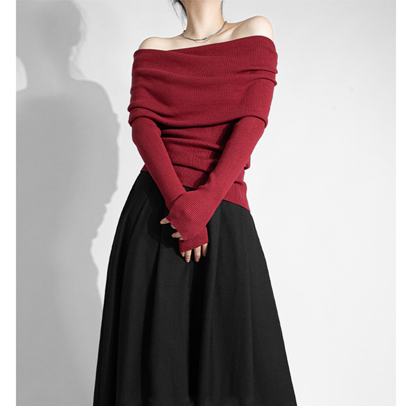 Пуловер трикотаж от полиестер-вискозна смес, едноцветен, плътен, дълги ръкави, право кроя