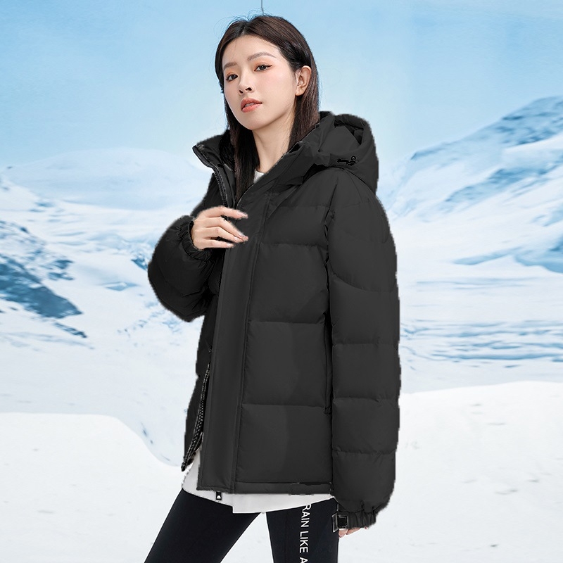 Zimska jakna s kačjim perjuom, udio perja 81–85%, punilo 200–250 g, kapuljača, stojeći ovratnik, zatvarač, debeli materijal, zima