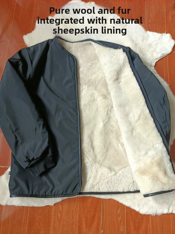 Kožna jakna od prave kože (sheepskin), zimska sezona, zatvarač na zip, kratka dužina ≤40 cm, poslovno casual stil