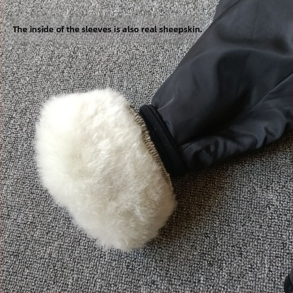 Kožna jakna od prave kože (sheepskin), zimska sezona, zatvarač na zip, kratka dužina ≤40 cm, poslovno casual stil