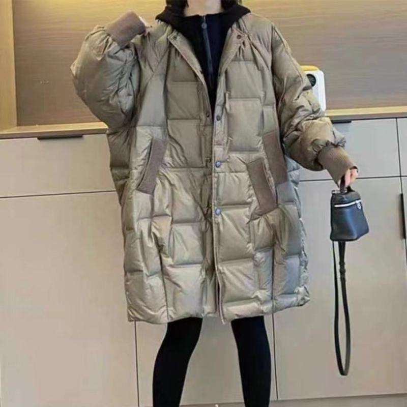 Damska jakna s perjem bijelog patka, debeli izolacijski sloj, ultra kratka duljina ≤40 cm, okrugli ovratnik