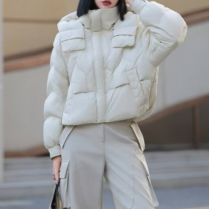 Ženska jakna od patinog perja s punilom od patjeg perja, postotak perja 51–55%, najlon materijal, kapuljača, duljina 50–65 cm