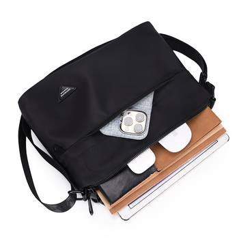 Muška crossbody torba, PU materijal, gradski stil, prozračna i vodootporna, ultra lagana, dizajn za smanjenje opterećenja
