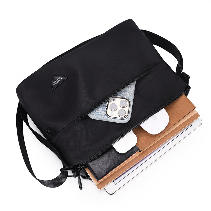 Muška crossbody torba, PU materijal, gradski stil, prozračna i vodootporna, ultra lagana, dizajn za smanjenje opterećenja
