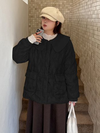 Geacă de damă din puf cu umplutură de puf de rață, conținut 76–90% puf, guler tip păpușă, fermoar, țesătură din nylon