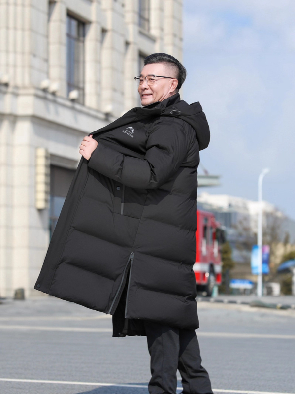 Muška dugačka jakna od perja, bez kapuljače, duljine iznad koljena, debeli punjenje, plus veličina