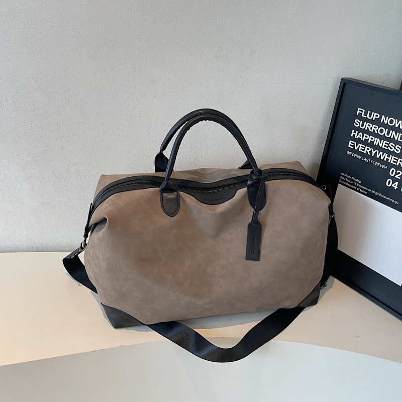 Unisex PU putna torba preko ramena za sport, kapacitet 20–35 L, podstava od poliestera, jednobojni uzorak, gradski stil
