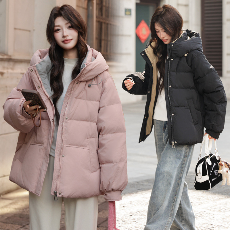 Ženska kratka puffer jakna s kapuljačom, korejskog stila, najlonska tkanina, punilo 201–300 g, duljina 50–65 cm