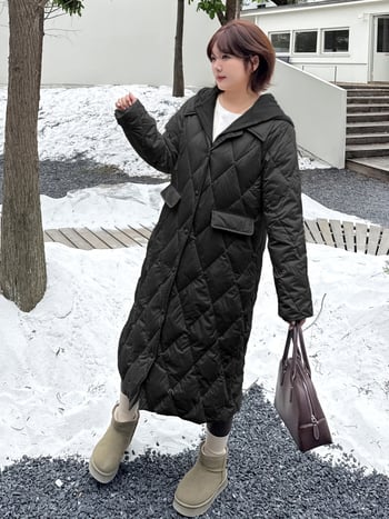 Geacă de damă cu glugă, lungime medie, croială lejeră, 86–90% puf, umplutură 201–300 g