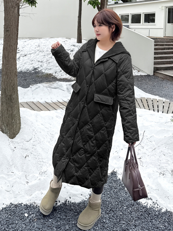 Geacă de damă cu glugă, lungime medie, croială lejeră, 86–90% puf, umplutură 201–300 g