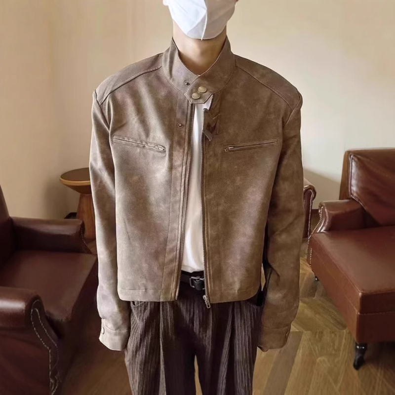 Muška kožna jakna s ramenskim jastučićima, retro biker stil, slobodan kroj, dugi rukavi, bočni šavovi džepova