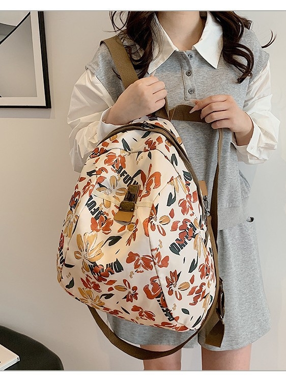 Najlonski ruksak sa zatvaračem, trodimenzionalnog oblika, unutarnji pretinci: pretinac sa zatvaračem, pretinac za telefon i pretinac za ID, marka Xdlm