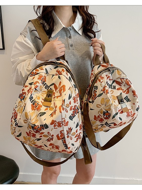 Najlonski ruksak sa zatvaračem, trodimenzionalnog oblika, unutarnji pretinci: pretinac sa zatvaračem, pretinac za telefon i pretinac za ID, marka Xdlm