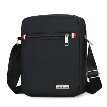 Muška crossbody torba od Oxford materijala – vodootporna, stil opuštenog putovanja, za svakodnevnu upotrebu (proljeće 2025)