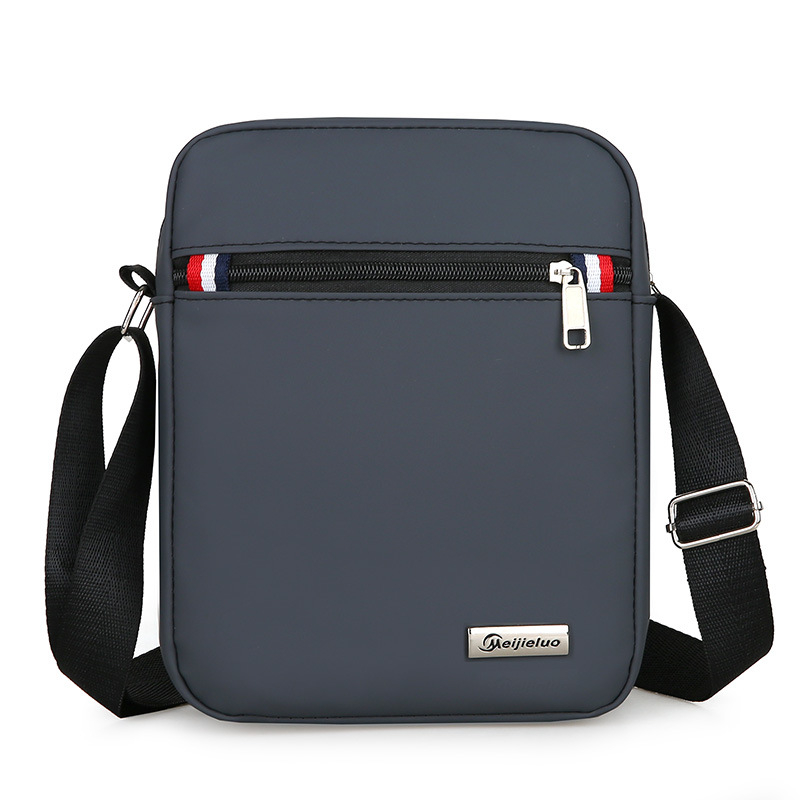 Muška crossbody torba od Oxford materijala – vodootporna, stil opuštenog putovanja, za svakodnevnu upotrebu (proljeće 2025)