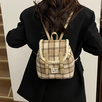 Ruksak u korejskom stilu od velura s kariranim uzorkom retro dizajn - (Materijal: velur; Zatvaranje: šnir s kopčom; Unutarnji džep: džep za telefon)