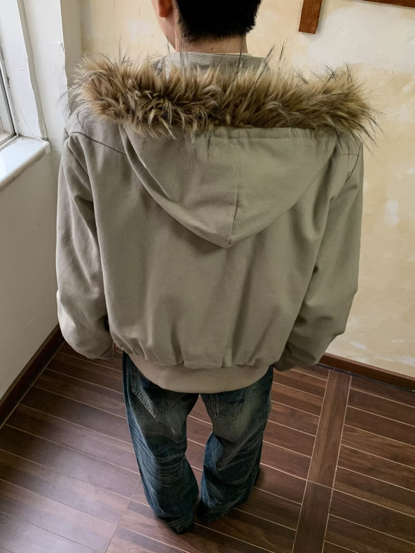 Muška parka jakna s kapuljom i krznom ovratnikom, poliester tkanina, zatvarač, srednja duljina