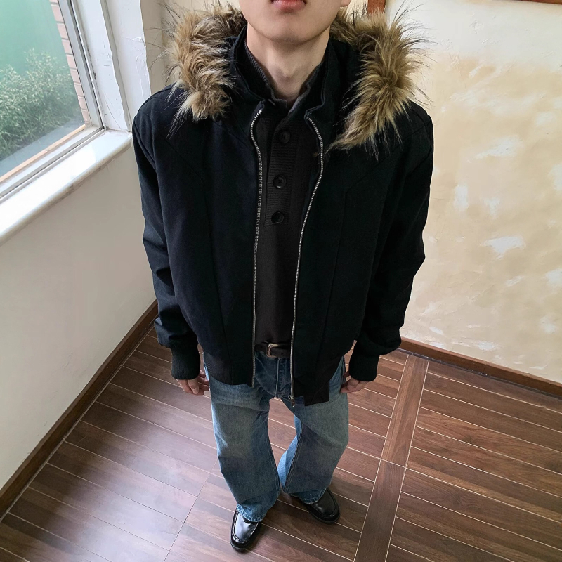 Muška parka jakna s kapuljom i krznom ovratnikom, poliester tkanina, zatvarač, srednja duljina