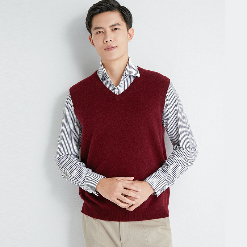 Férfiaknak: V-nyakú kasmírruhás ujjatlan mellény és kötött alapréteg ing, ősz, egyszínű, gyapjú 56–60%